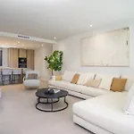 Nuevo De Diseno Con Sol Todo El Dia Estepona